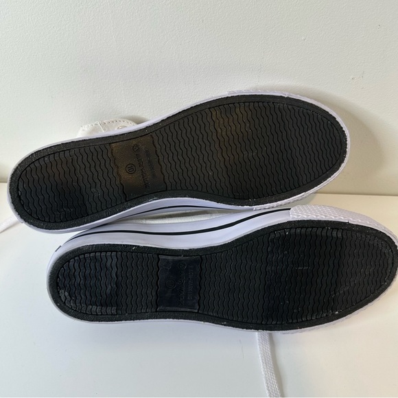 Airwalk Canvas upper balance women’s white sneakers. Size 10 - Picture 10 of 11